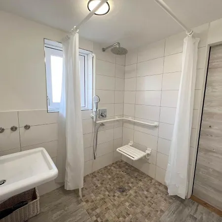 Penzion Kapitaenshaus-lassen-zimmer-atlantis 3*